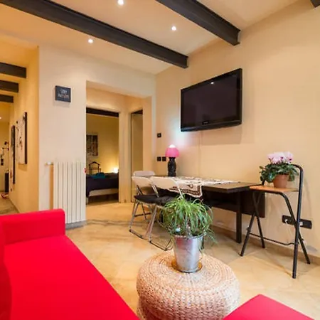 Nadia'S Lovely Home - With Private Garden And Jacuzzi Florence Room photo