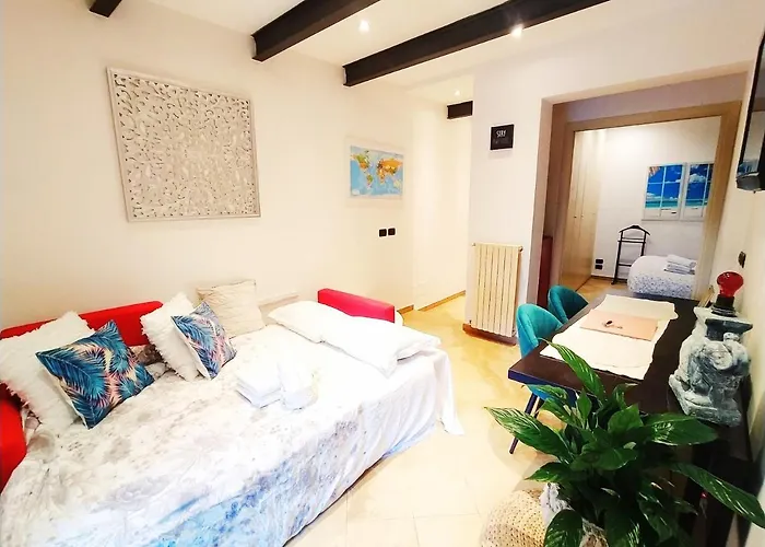 Nadia\'S Lovely Home - With Private Garden And Jacuzzi